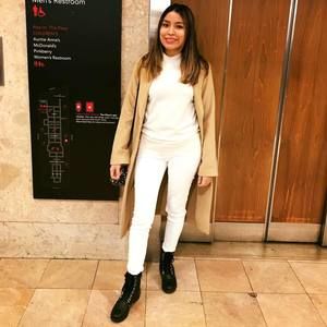 Meet your Posher, Roxana